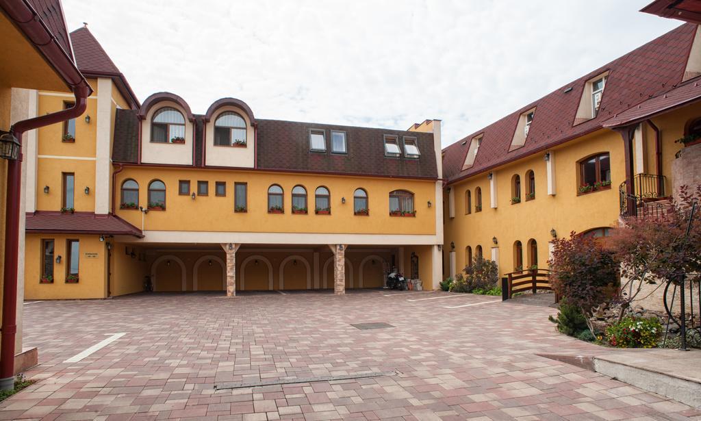 Pension La Fontana Бая-Маре Экстерьер фото