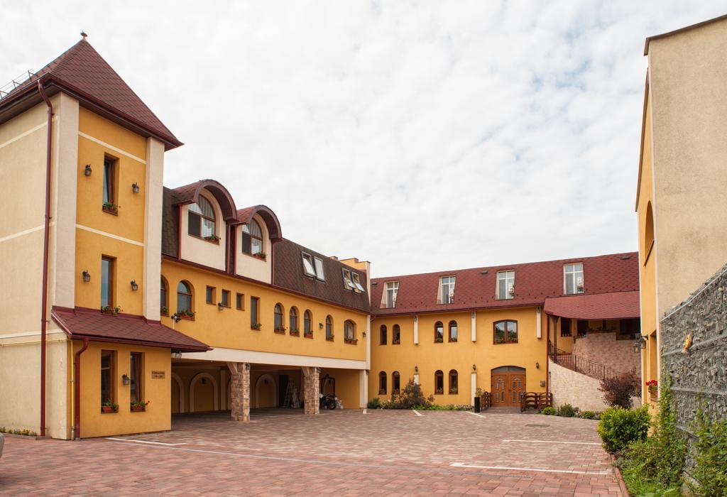 Pension La Fontana Бая-Маре Экстерьер фото