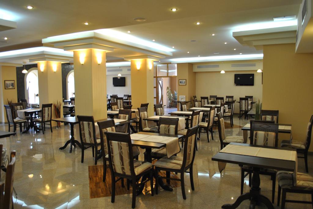 Pension La Fontana Бая-Маре Экстерьер фото