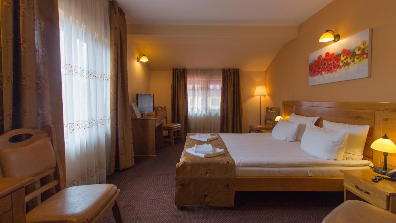 Pension La Fontana Бая-Маре Экстерьер фото