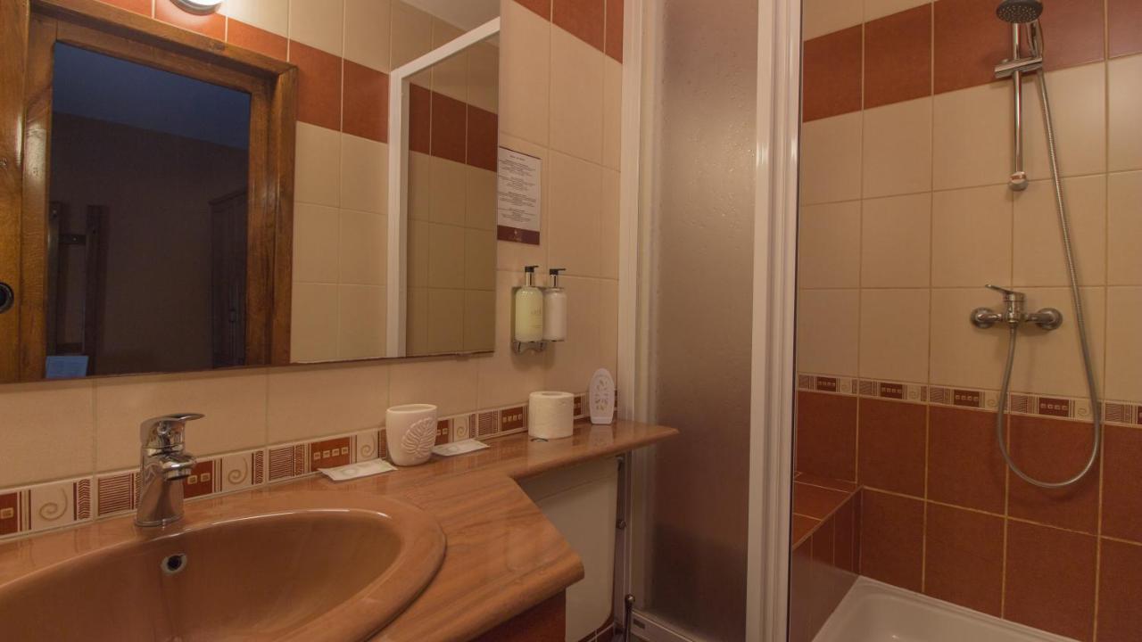 Pension La Fontana Бая-Маре Экстерьер фото