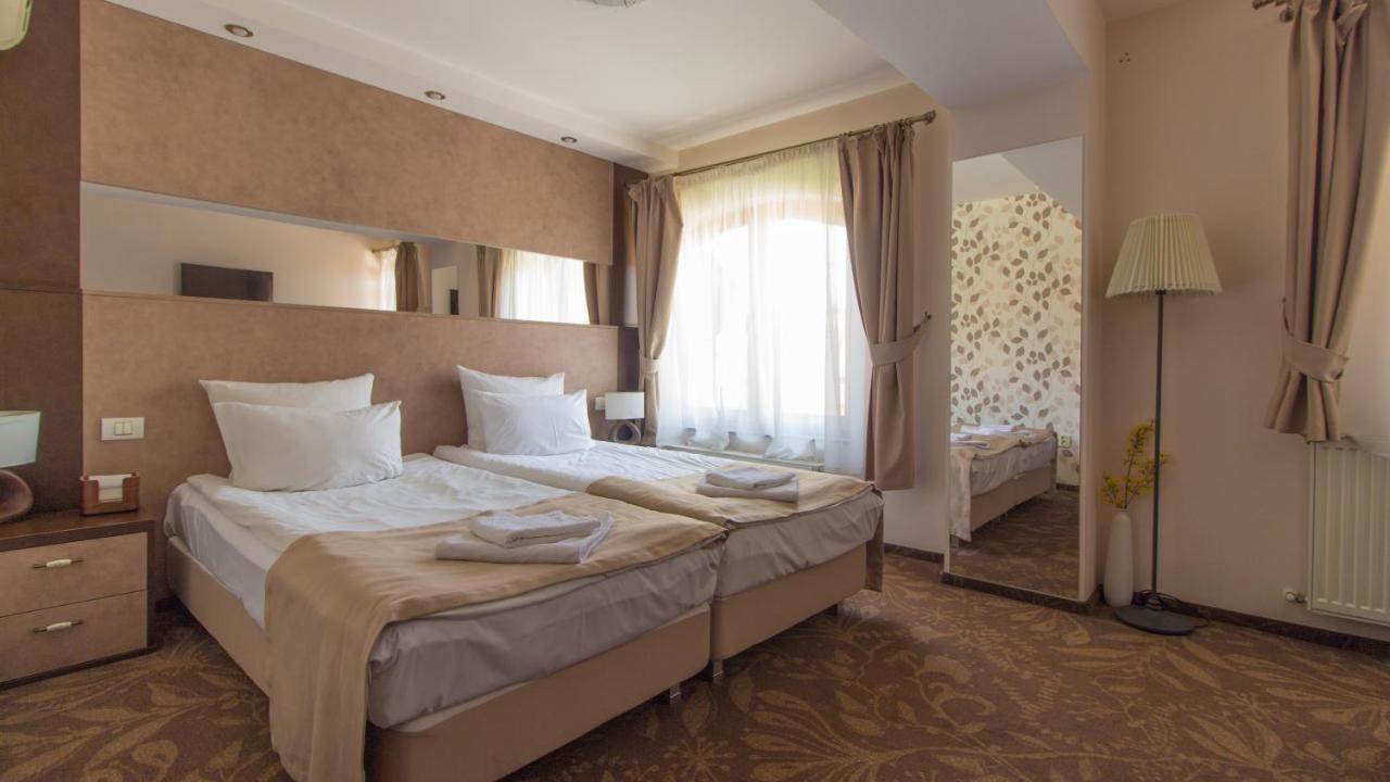 Pension La Fontana Бая-Маре Экстерьер фото