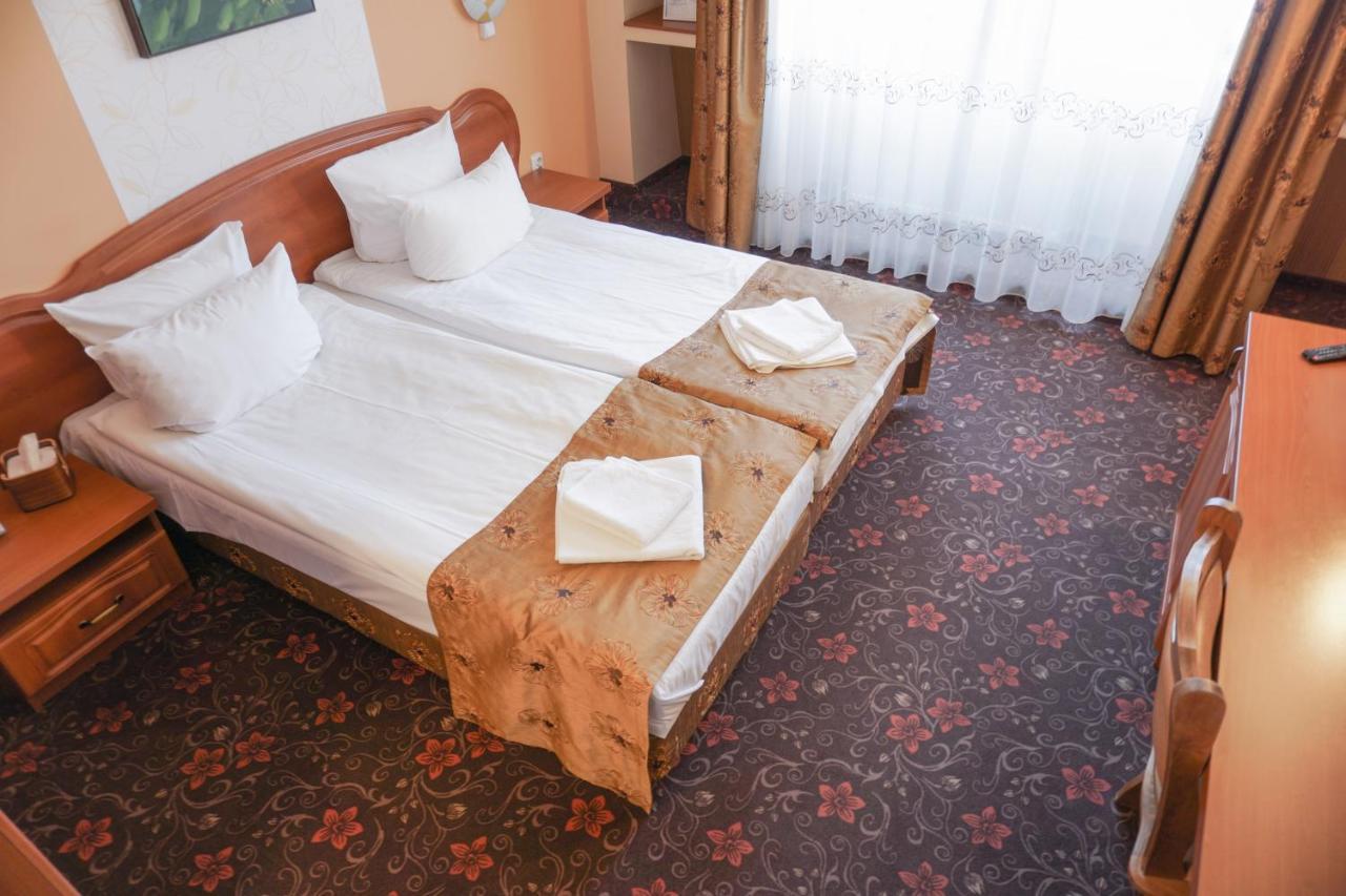 Pension La Fontana Бая-Маре Экстерьер фото