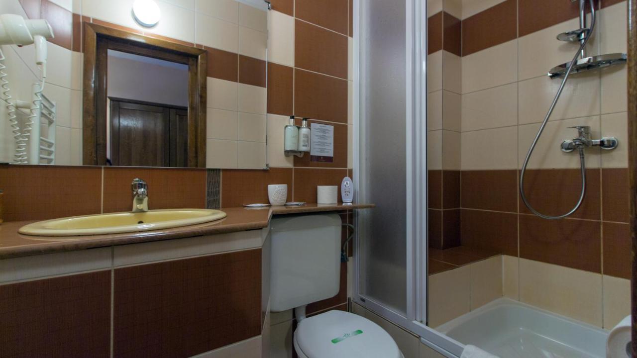 Pension La Fontana Бая-Маре Экстерьер фото